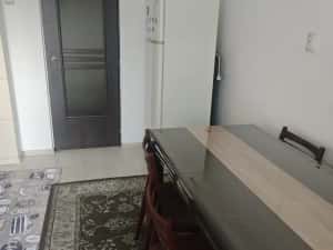 Ofer spre închiriere apartament cu trei camere — miniatura 6