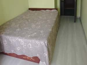 Ofer spre închiriere apartament cu trei camere — miniatura 7