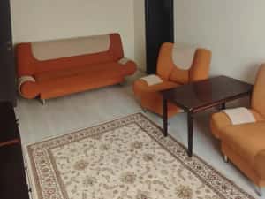 Ofer spre închiriere apartament cu trei camere — miniatura 10