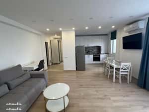 Inchiriez apartament 2 camere, parcare subterana, zona BMW. VIVO