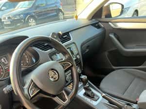 Skoda Octavia 2015, 217.000 km, Automată, Diesel — miniatura 5
