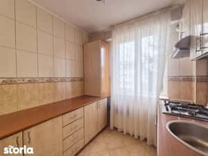 Apartament decomandat cu 2 camere, etaj 3, zona Precista — miniatura 5