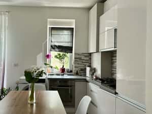 Apartament cu 3 camere de vanzare, etajul intai, Dumbravita — miniatura 5