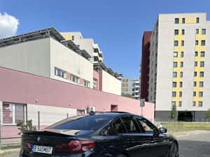 BMW G30 540i xDrive 2018 — miniatura 5