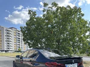 BMW G30 540i xDrive 2018 — miniatura 6