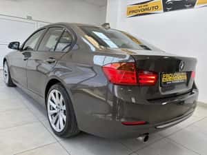 BMW SERIA 320i SEDAN | 2012 | — miniatura 2