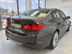 BMW SERIA 320i SEDAN | 2012 | — miniatura 3
