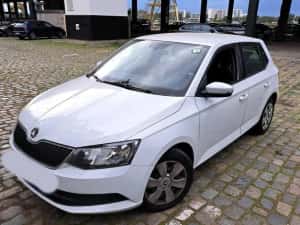 Inchirieri auto diesel - Masini de inchiriat economice - Skoda Fabia - Masina economica de inchiriat — miniatura 5
