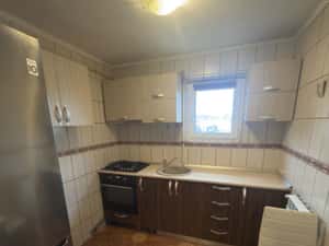 Inchiriez apartament cu 3 camere, strada Dacia, vis a vis de Lidl — miniatura 2