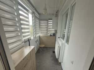 Inchiriez apartament cu 3 camere, strada Dacia, vis a vis de Lidl — miniatura 3