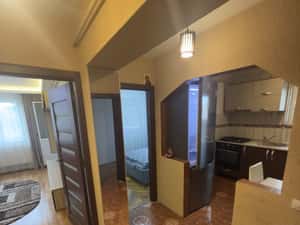 Inchiriez apartament cu 3 camere, strada Dacia, vis a vis de Lidl — miniatura 4