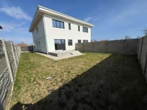 Duplex Mosnita 4 camere 2 bai Asfalt Toate utilitatile — miniatura 3