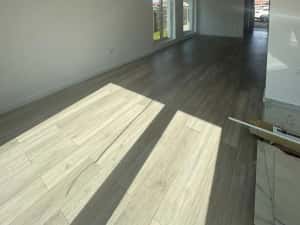 Duplex Mosnita 4 camere 2 bai Asfalt Toate utilitatile — miniatura 5