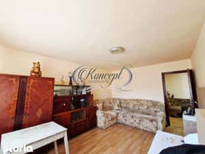 Apartament cu potential, orientare sud-est, 2 balcoane, zona Parang — miniatura 5
