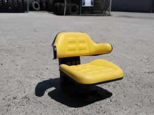 Scaun de tractor cu reglaj triplu cu amortizor pentru U650 Pret cu TVA — miniatura 1