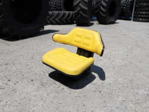 Scaun de tractor cu reglaj triplu cu amortizor pentru U650 Pret cu TVA — miniatura 2