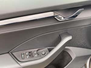 Skoda Octavia - Berlină second hand 2023 — miniatura 3
