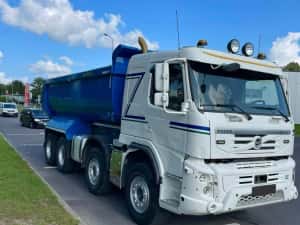 Volvo 8x4 autobasculanta — miniatura 2