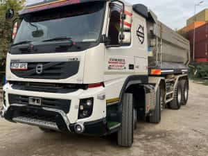 Volvo 8x4 autobasculanta — miniatura 3