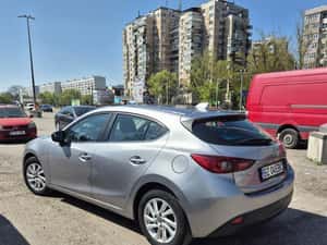 Mazda 3 Hatchback manuală 100 HP Benzină 2014 — miniatura 3