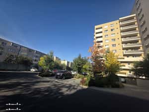 Vrei sa simti toamna langa bloc? Inchiriez 2 camere Urban Plaza