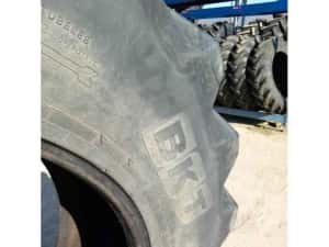 Anvelopa 600/70r34 Bkt Second Hand de Tractiune — miniatura 4