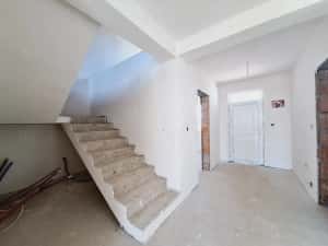 Aproape de Zone Cafe 2. Casa individuala. Panouri Fotovoltaice. — miniatura 2