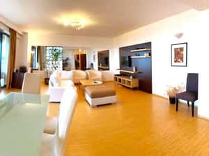 Apartament cu 3 camere (transformat din 4) de inchiriat - Central — miniatura 4
