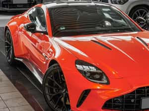 Aston Martin V8 Vantage — miniatura 3