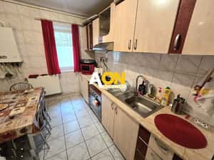 Apartament cu 3 Camere, Etaj Intermediar, Lift, Zonă Ultracentrală — miniatura 3