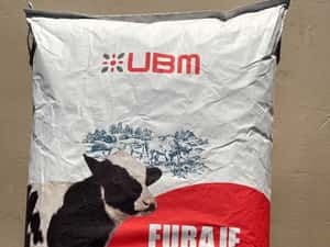 Furaj profesional granulat pentru vitei, sac 20 kg — miniatura 3