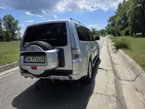 Mitsubishi Pajero 2014 — miniatura 9