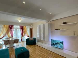 Apartament 2 camere  Balcon și garaj   Central  