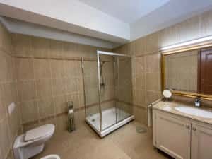 Apartament 2 camere  Balcon și garaj   Central   — miniatura 6