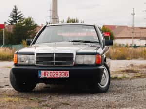 Mercedes Benz 190e — miniatura 2