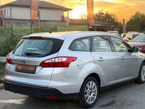 Ford Focus Manuală 120 HP Diesel — miniatura 4