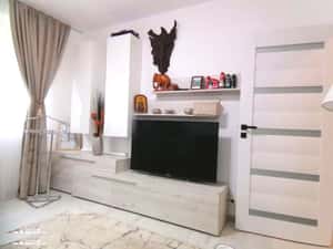 Apartament 2 camere decomandat, Etaj 1, Renovat 2025, mobilat partial — miniatura 3