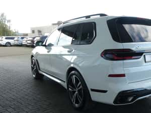 BMW X7 xDrive40d M Sport Pro, 56.191 km, 2024 — miniatura 4