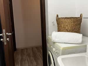 închiriez apartament 3 camere la Fortuna — miniatura 4