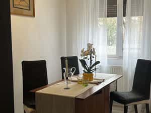 închiriez apartament 3 camere la Fortuna — miniatura 5