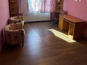 DE INCHIRIAT APARTAMENT 4 camere zona centrala