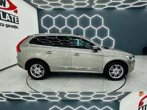 VOLVO XC-60 — miniatura 5