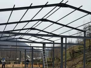 Vand hale metalice la pret corect