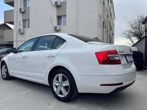 2017 Skoda Octavia 1.6 TDI 115 CP — miniatura 6