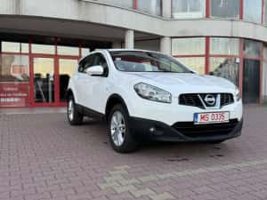Nissan Qashqai 2013~1.6 dci~4x4 — miniatura 2