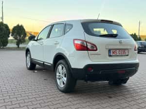Nissan Qashqai 2013~1.6 dci~4x4 — miniatura 5