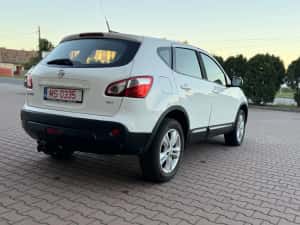 Nissan Qashqai 2013~1.6 dci~4x4 — miniatura 6