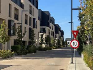 Avalon Estate/ Studio Dublu cu gradina proprie / Parcare Optional — miniatura 1