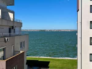 Statiunea Mamaia Zona Vega Apartament 2 camere boxa loc parcare — miniatura 3