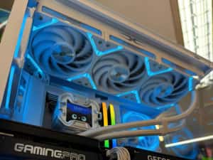 PROMO Ryzen7 9800X3D RAM32GB RTX 5070ti 1000W, 1TB Garantie, TVA, Rate — miniatura 4